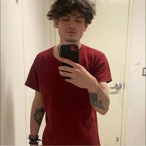 Meet your Posher, Logan